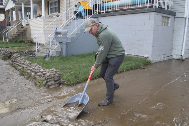 Ohio River Subsides, Leaving a Muddy Mess Behind